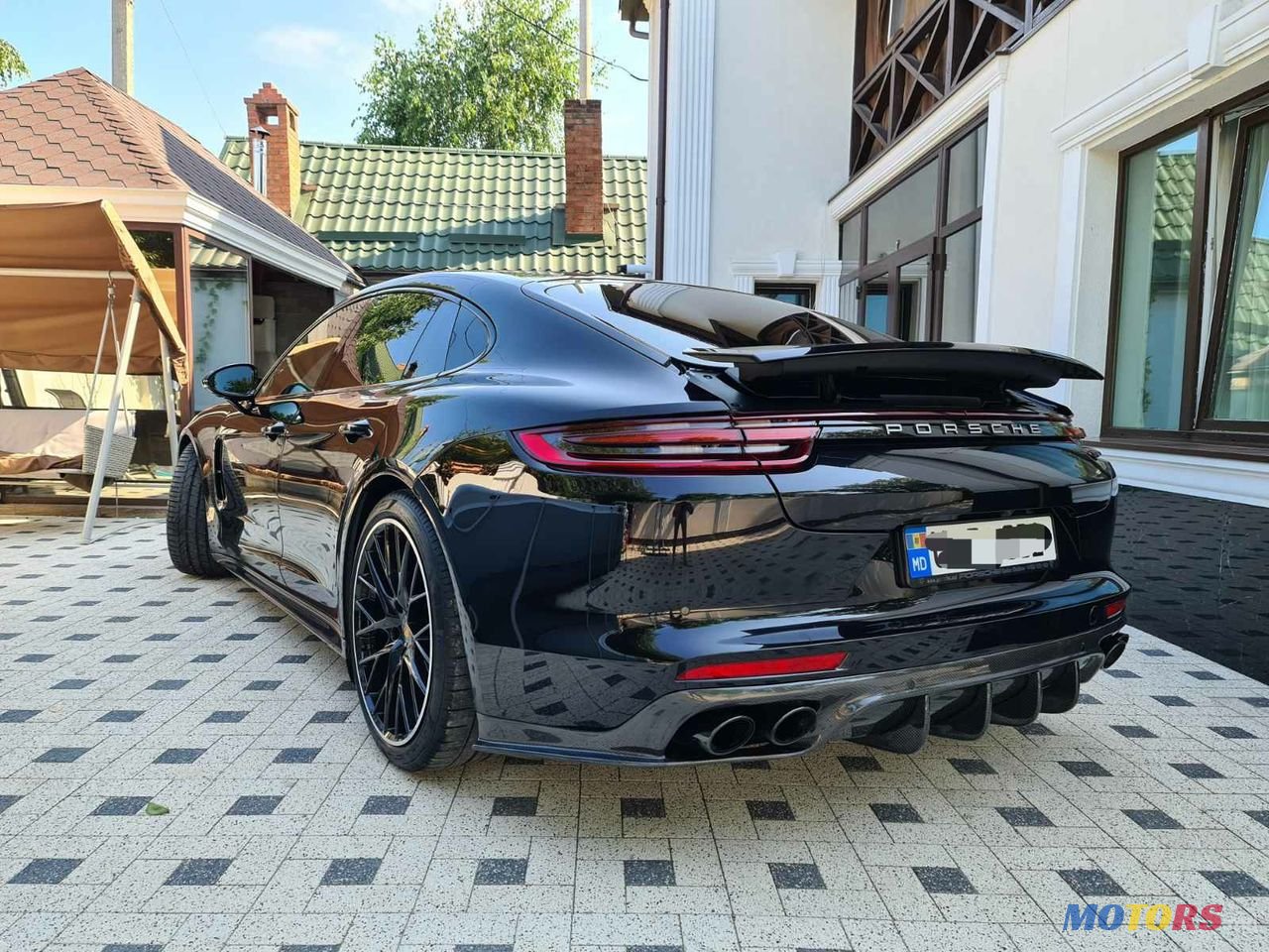 2017' Porsche Panamera photo #5
