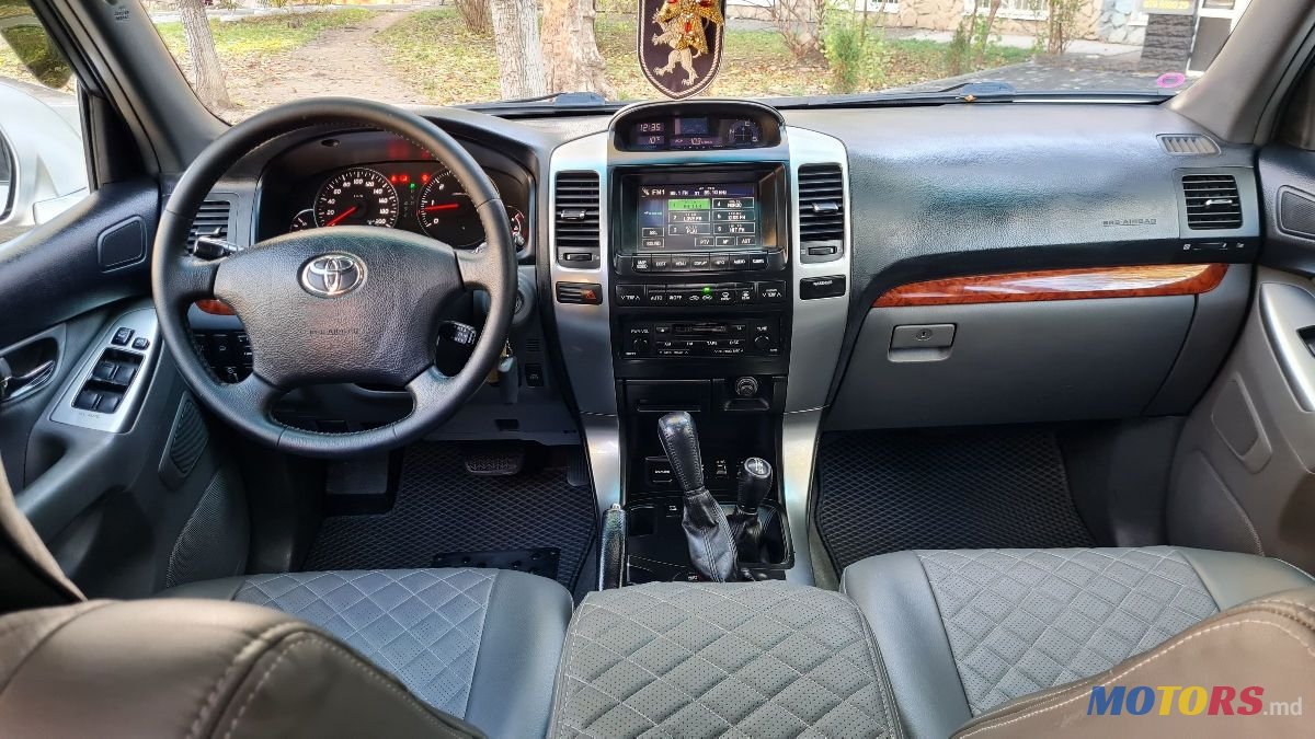 2007' Toyota Land Cruiser Prado photo #6