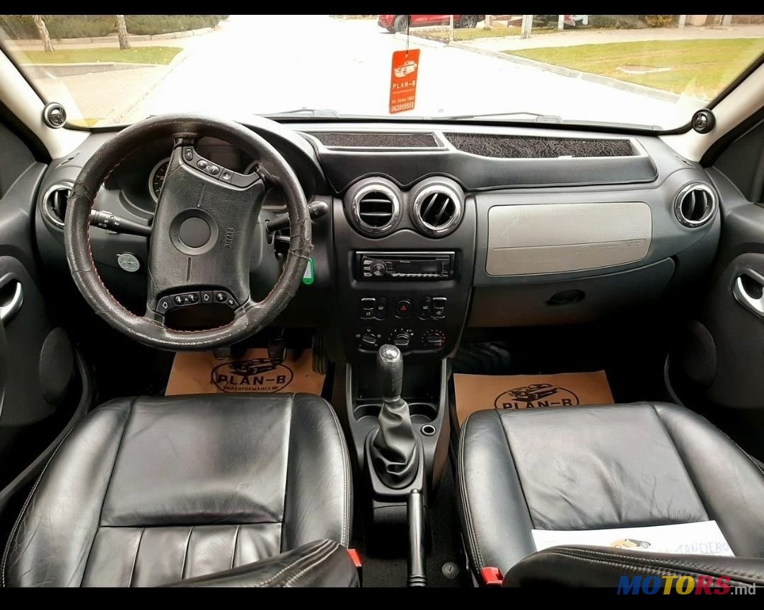 2008' Dacia Sandero photo #1