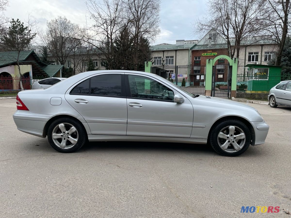 2006' Mercedes-Benz C-Class photo #3