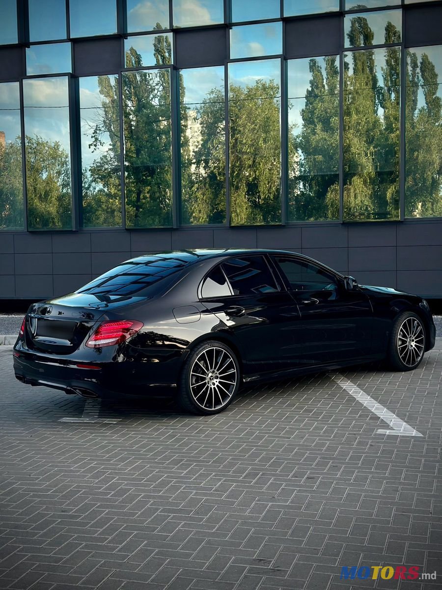 2017' Mercedes-Benz E-Class photo #4