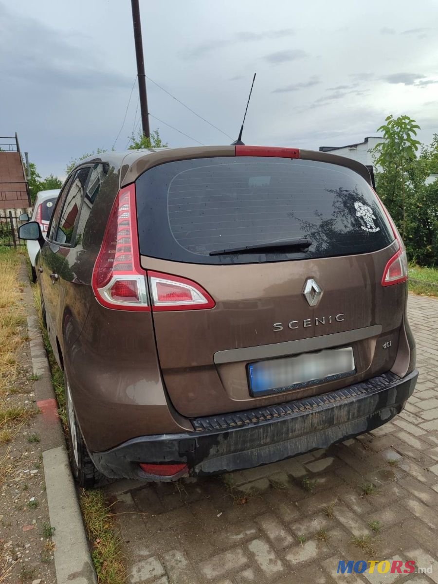 2011' Renault Scenic photo #3