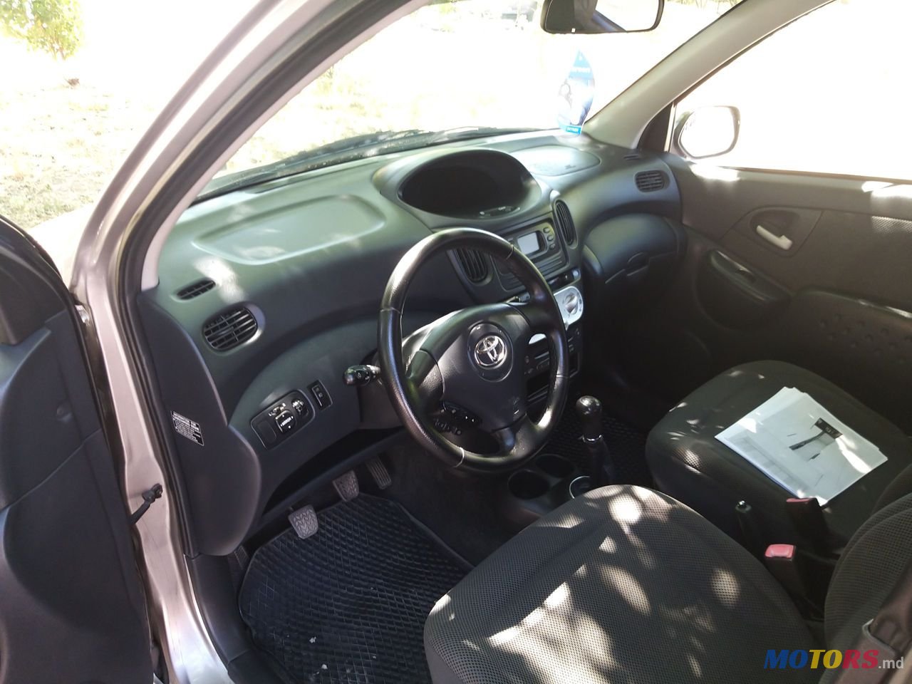 2004' Toyota Yaris Verso photo #3