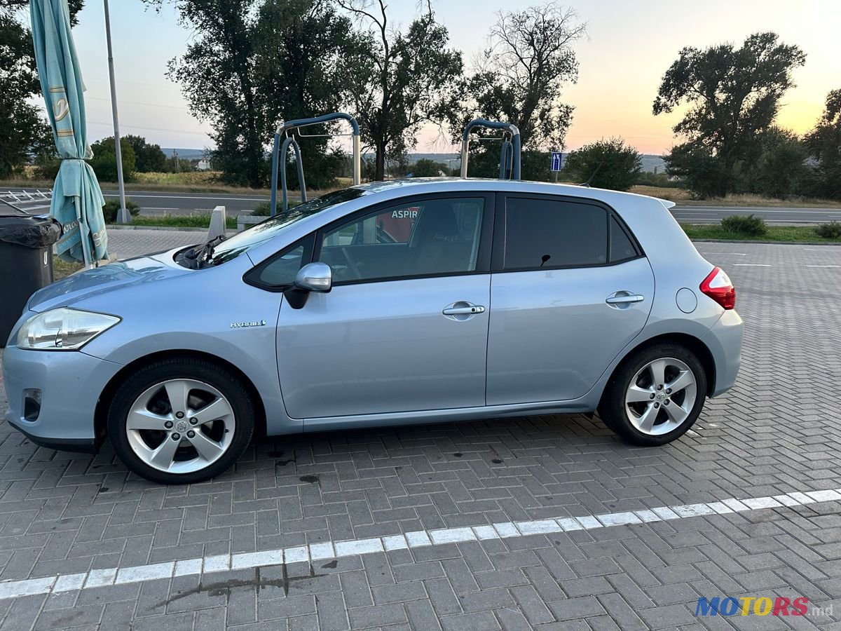 2010' Toyota Auris photo #5