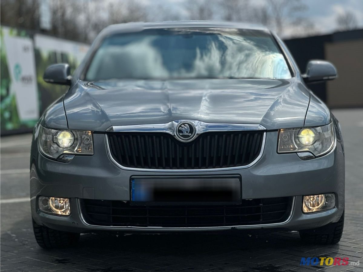 2012' Skoda Superb photo #3