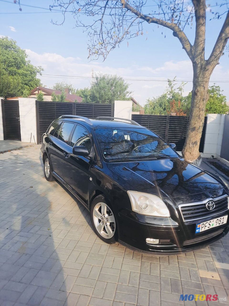 2005' Toyota Avensis photo #2