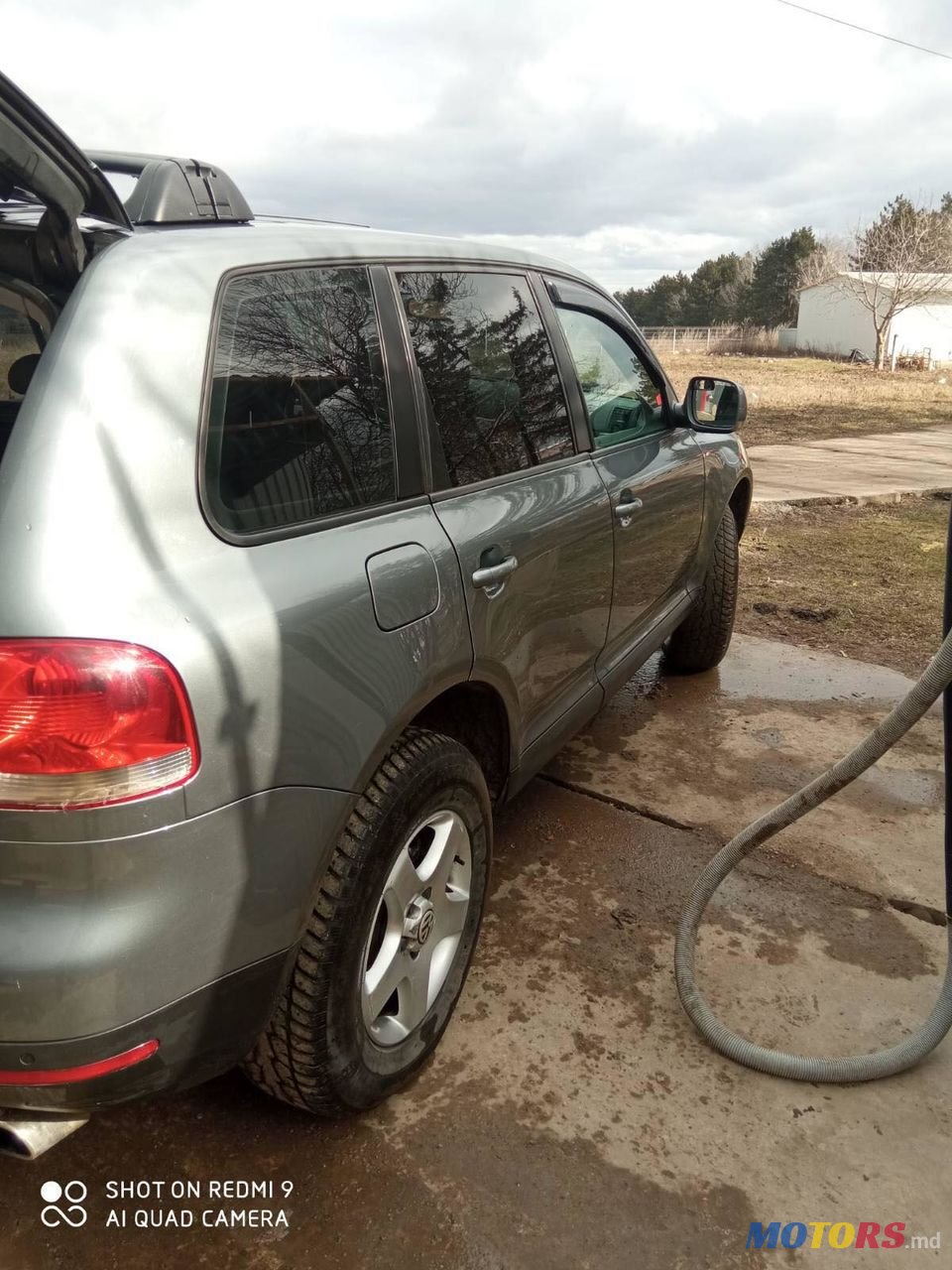 2005' Volkswagen Touareg photo #1