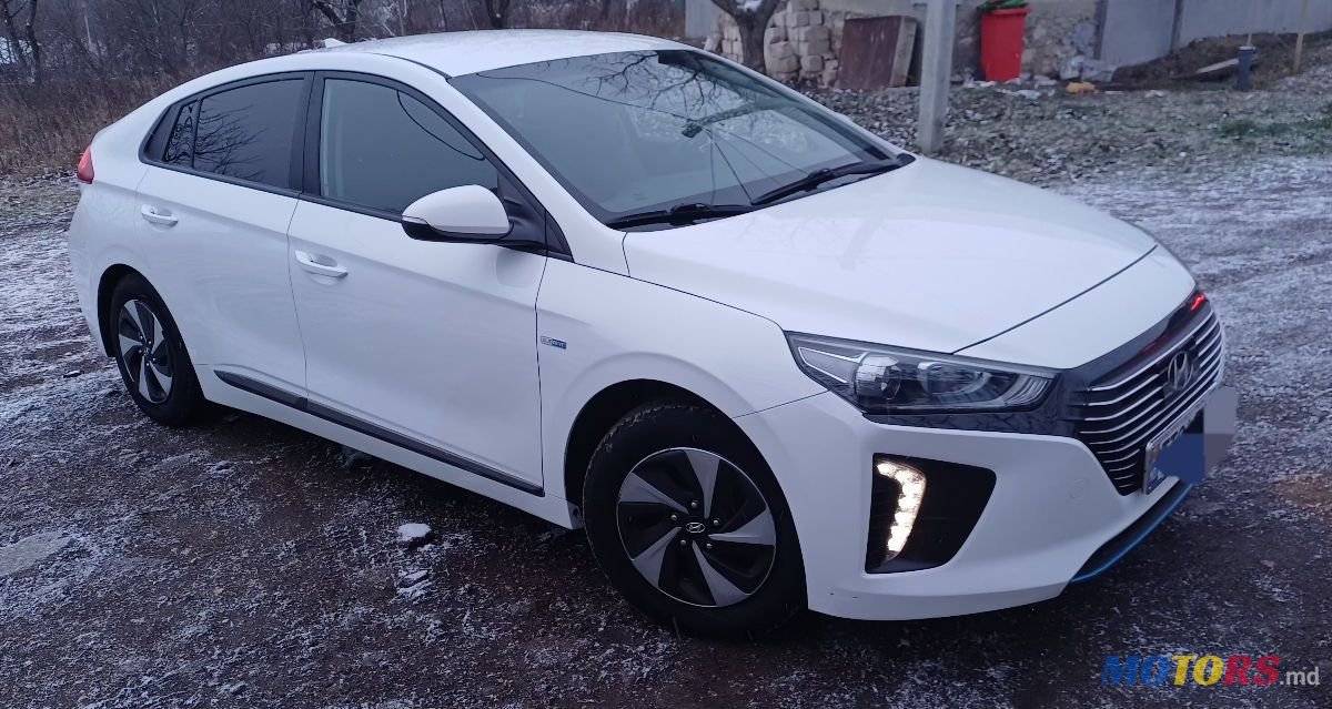 2019' Hyundai Ioniq photo #2