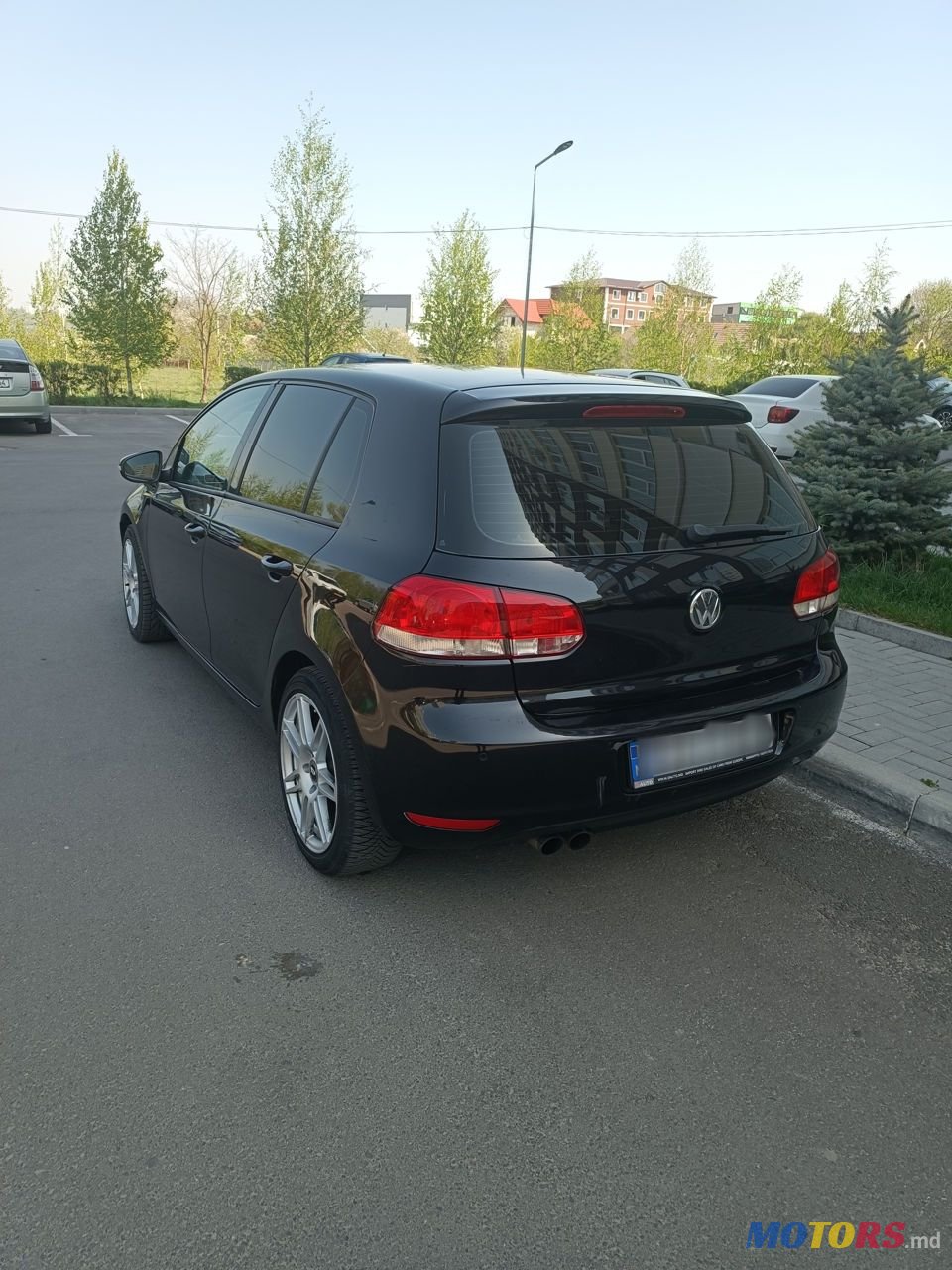 2009' Volkswagen Golf photo #2