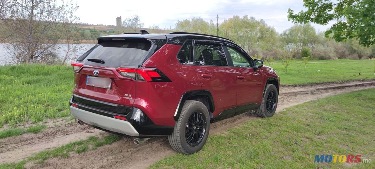 2020' Toyota RAV4 photo #3
