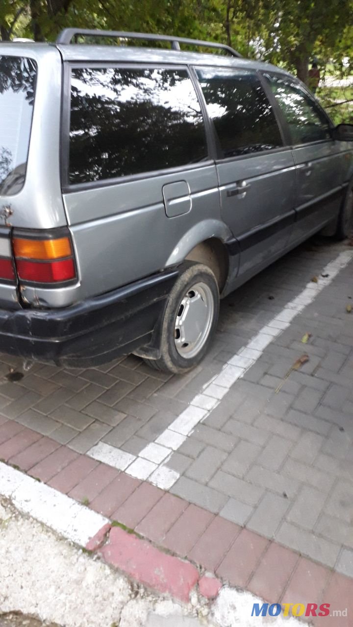 1990' Volkswagen Passat B3 Универсал photo #1