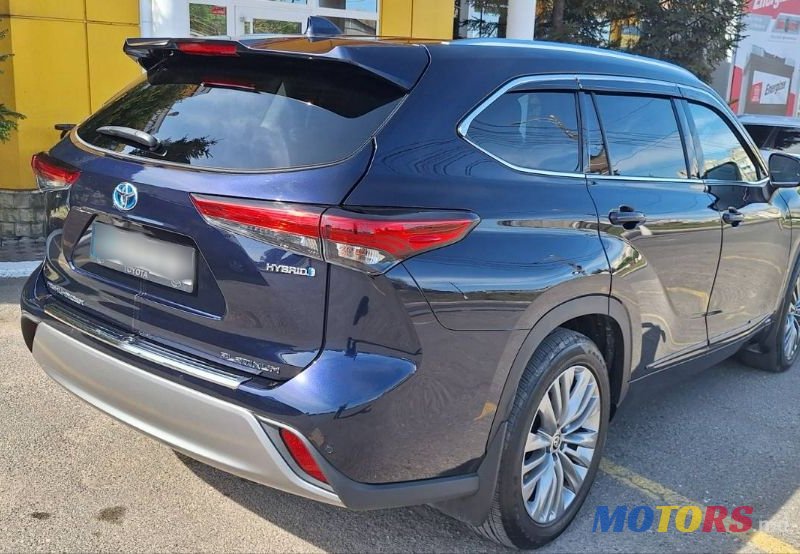 2022' Toyota Highlander photo #4