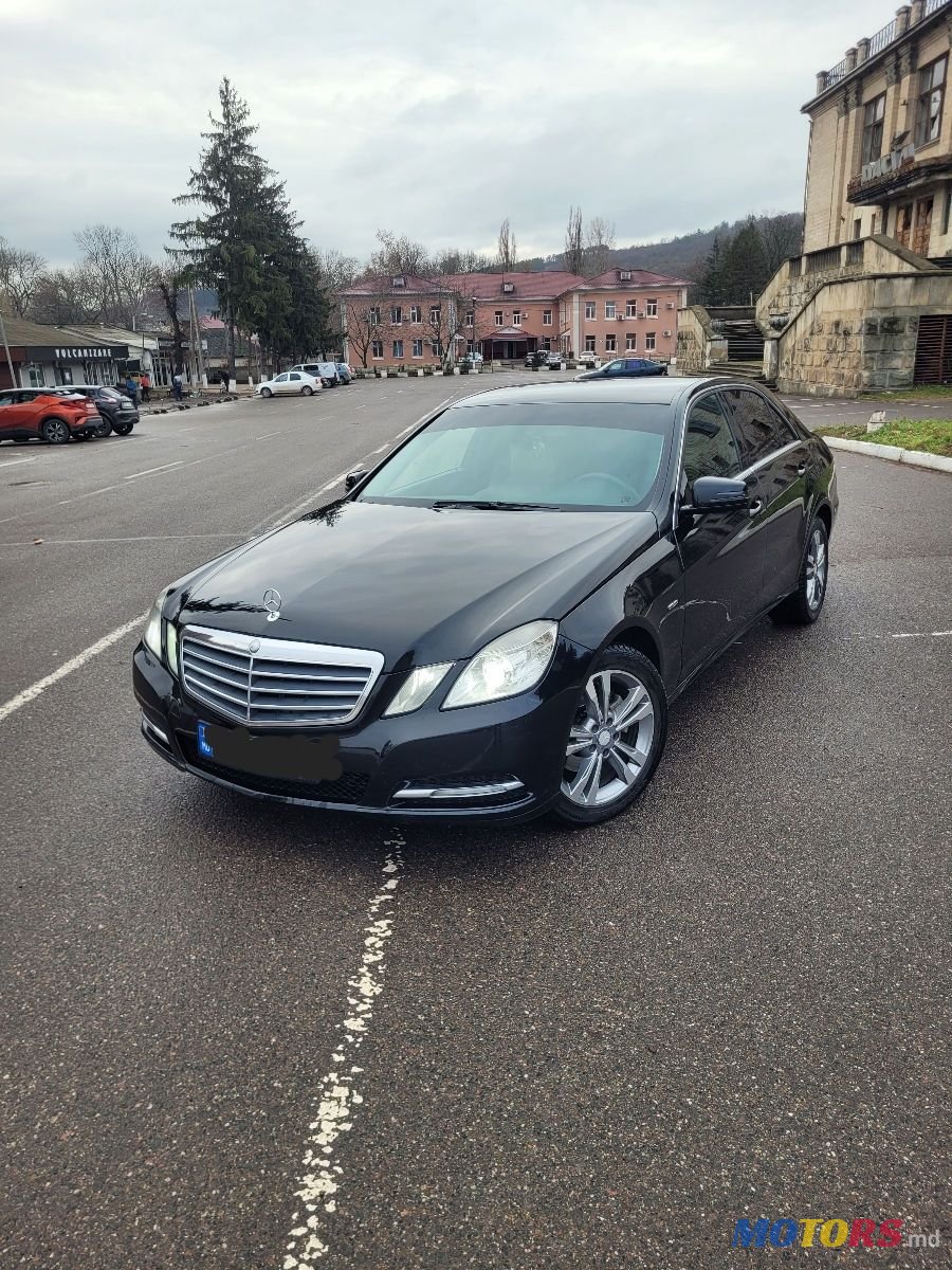 2011' Mercedes-Benz E-Class photo #1
