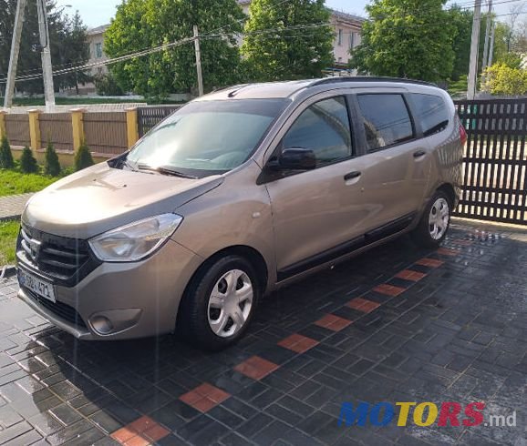 2014' Dacia Lodgy photo #1