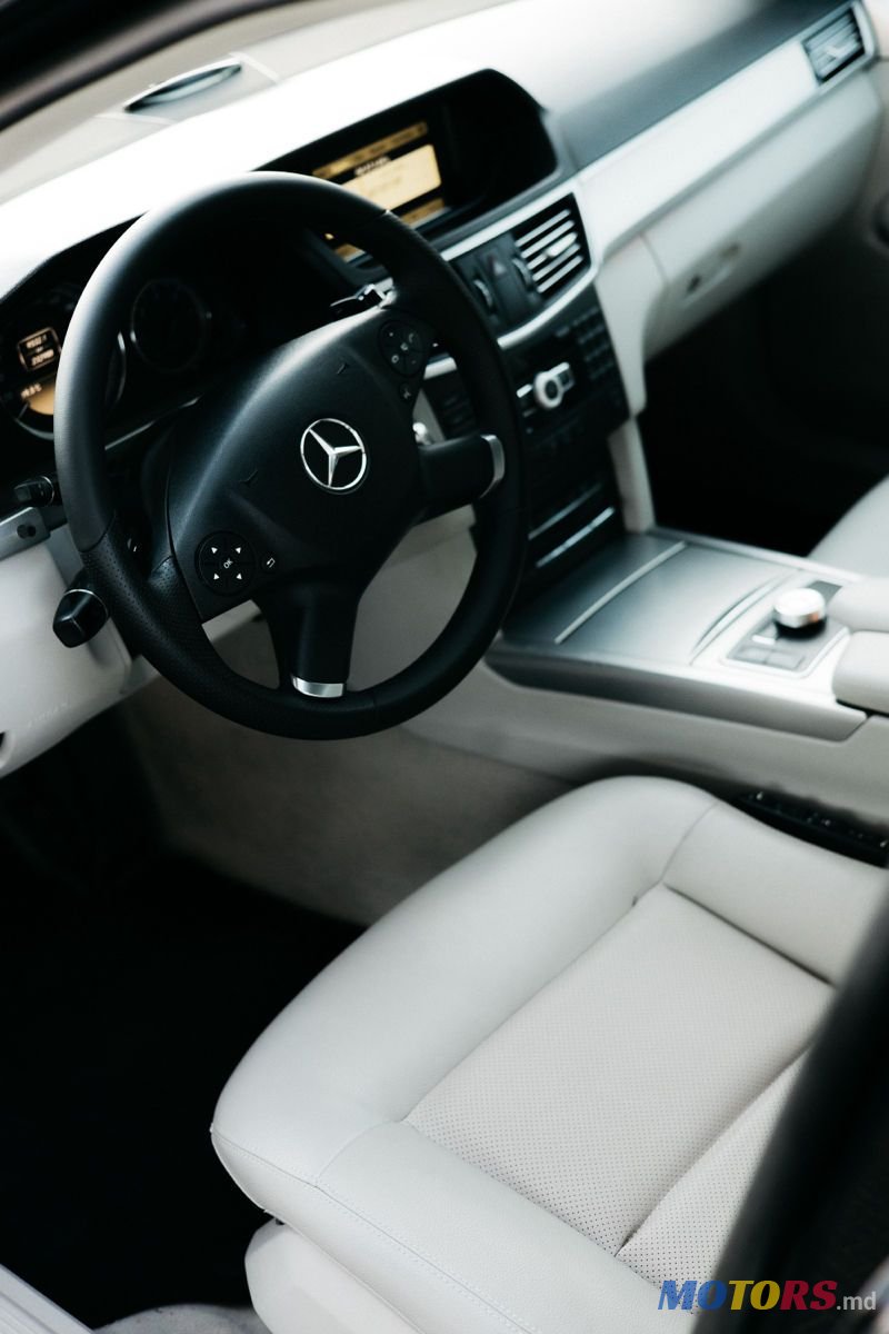 2011' Mercedes-Benz E-Class photo #6