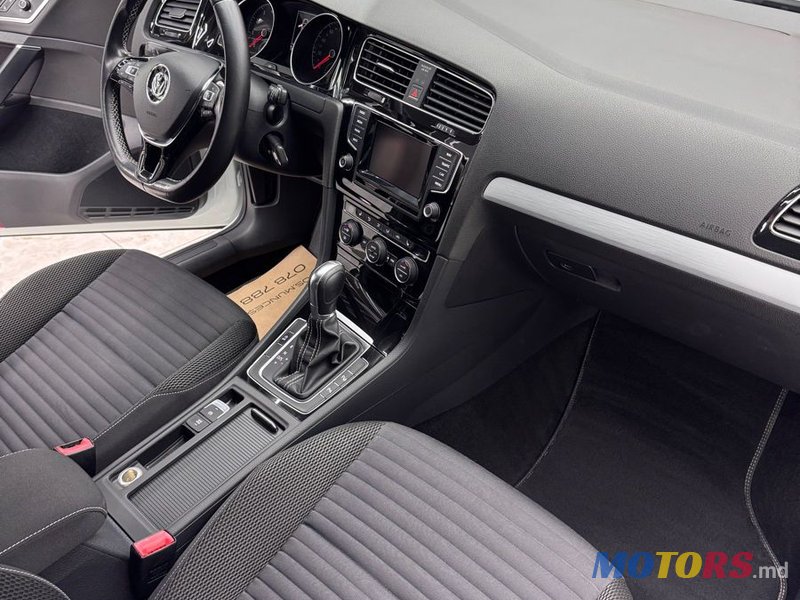 2014' Volkswagen Golf photo #6