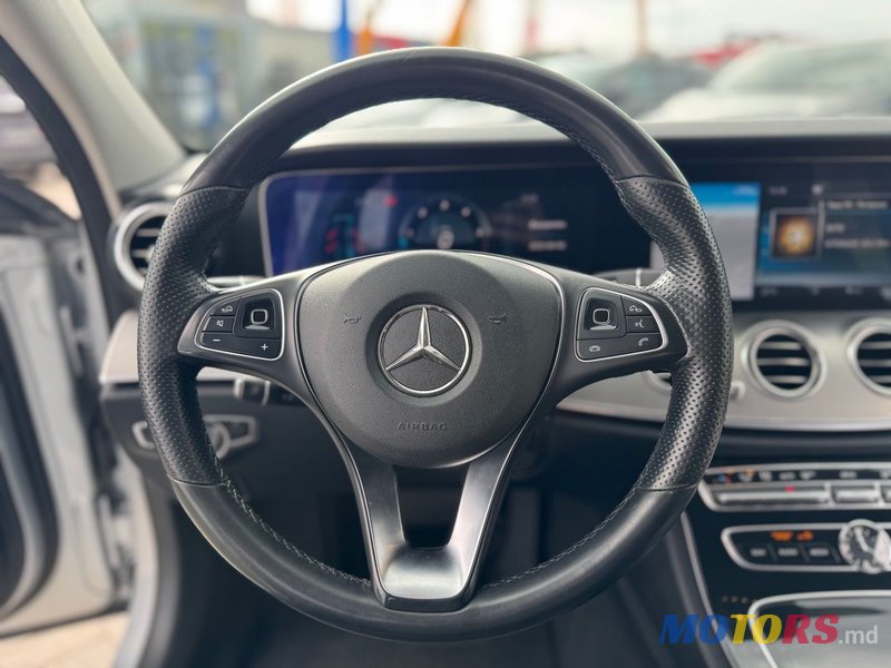 2016' Mercedes-Benz E-Class photo #6