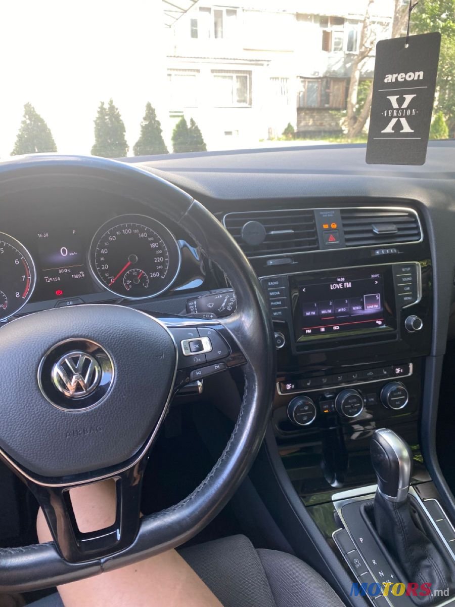 2014' Volkswagen Golf photo #2