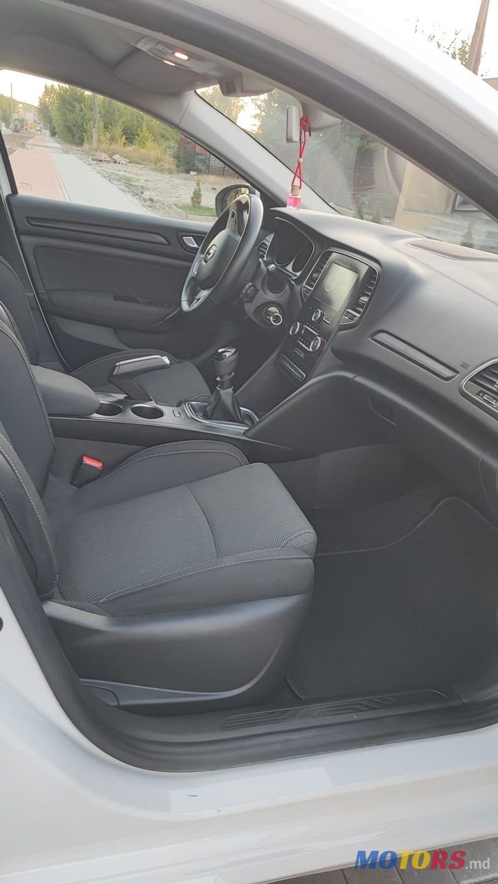 2020' Renault Megane photo #6