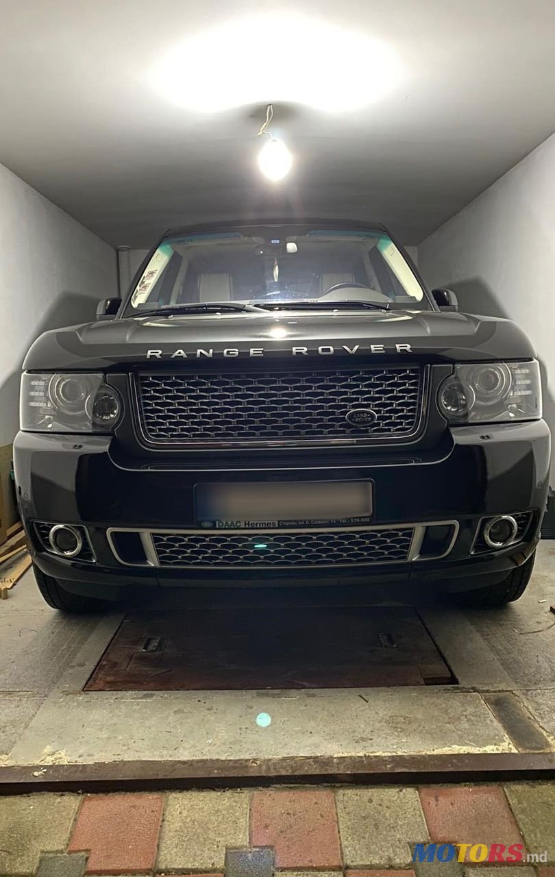 2010' Land Rover Range Rover photo #2