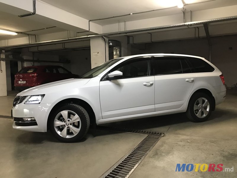 2020' Skoda Octavia photo #3