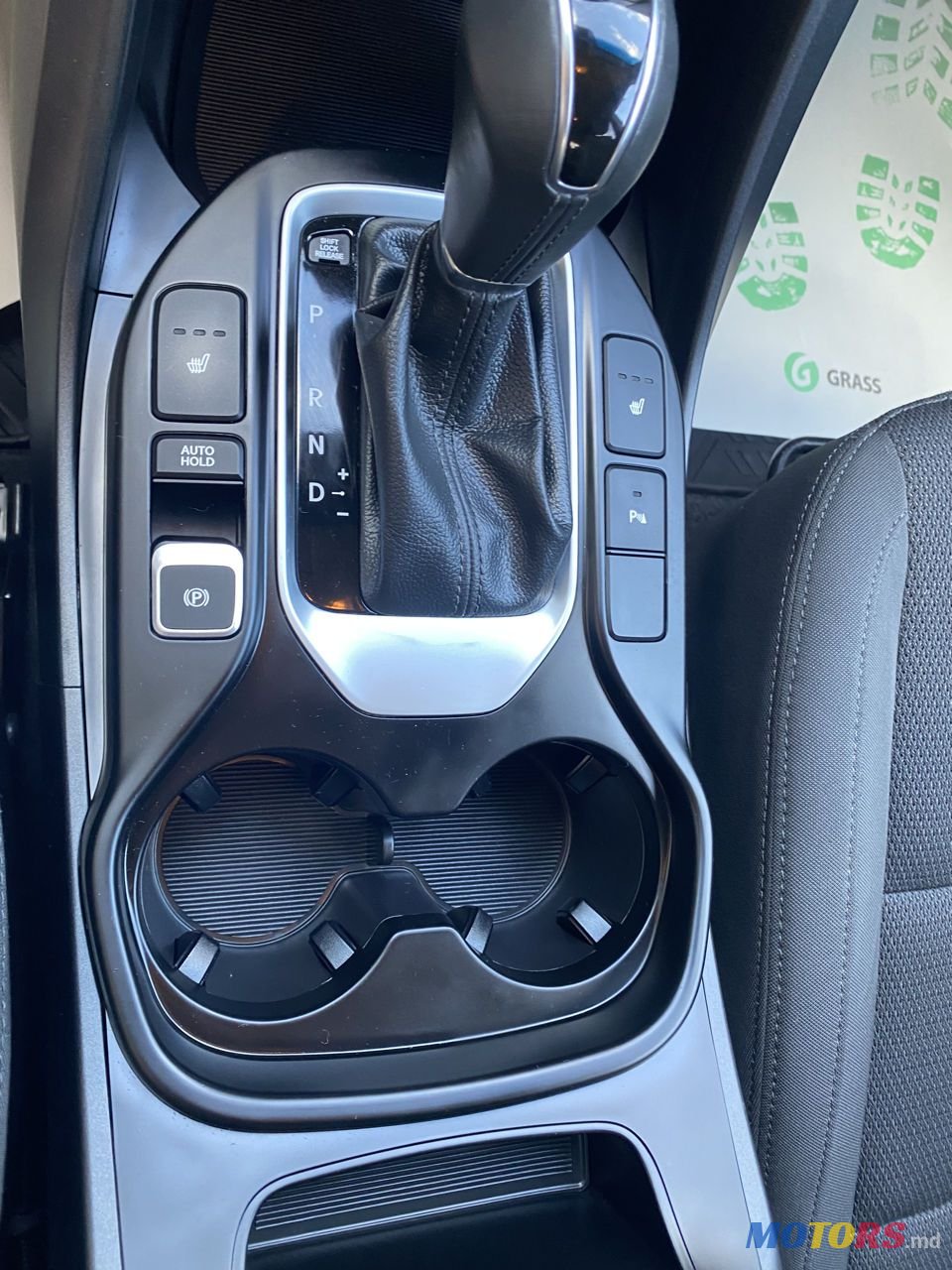 2017' Hyundai Santa Fe photo #5