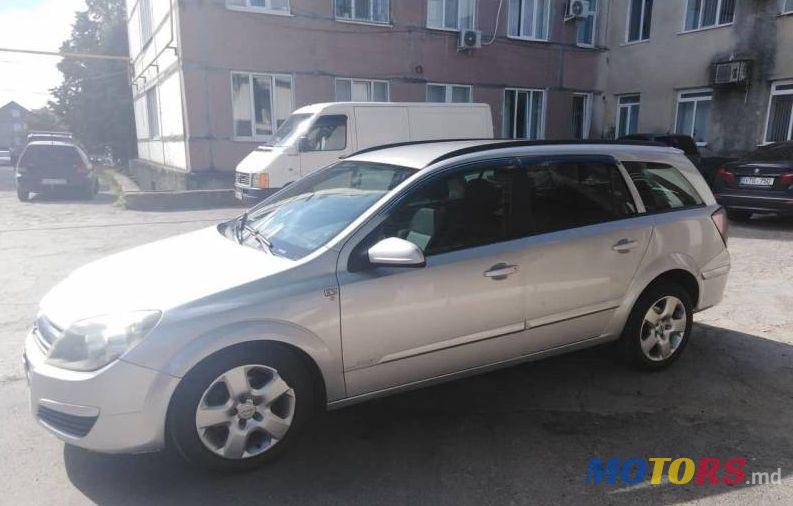 2006' Opel Astra photo #1