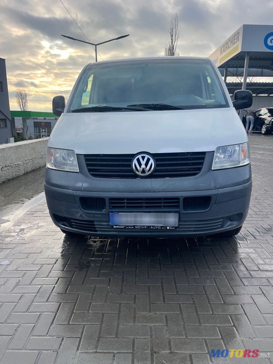 2004' Volkswagen Transporter photo #3