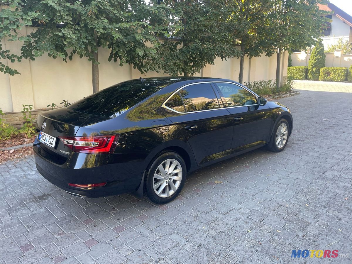 2016' Skoda Superb photo #3