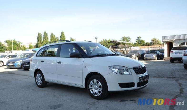 2008' Skoda Fabia photo #1