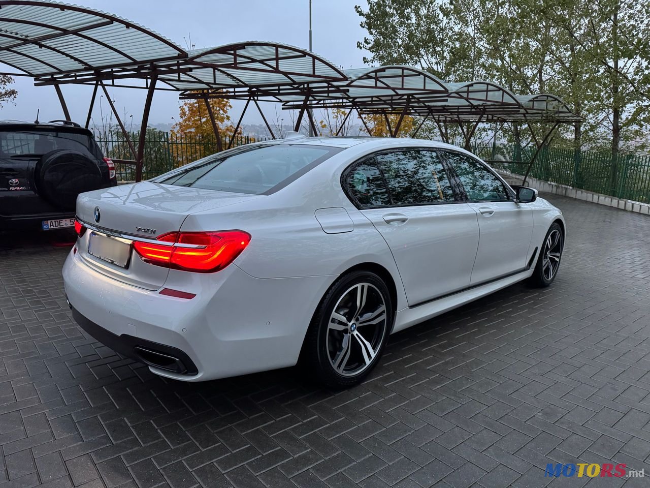 2016' BMW 7 Series photo #3