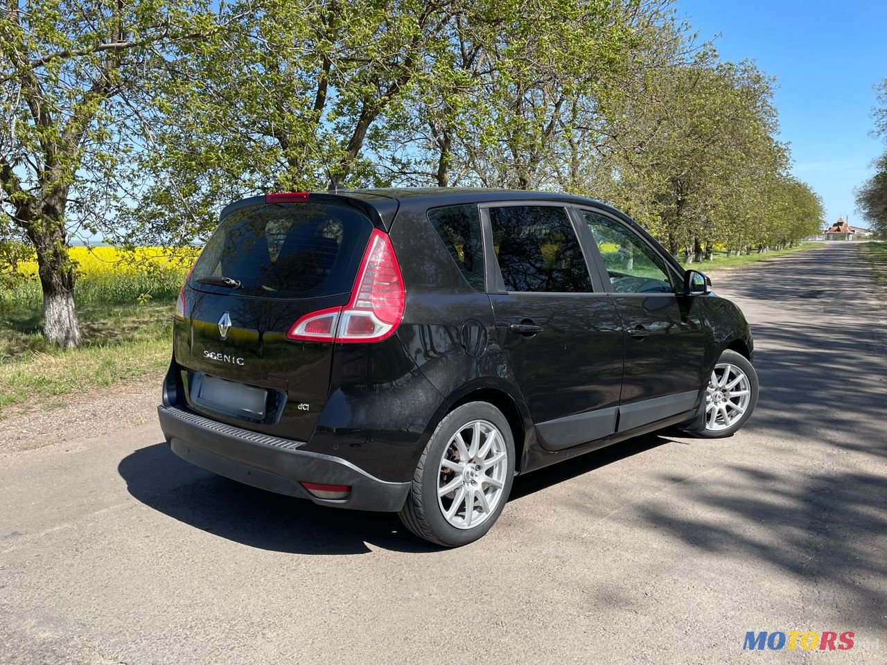 2009' Renault Scenic photo #3