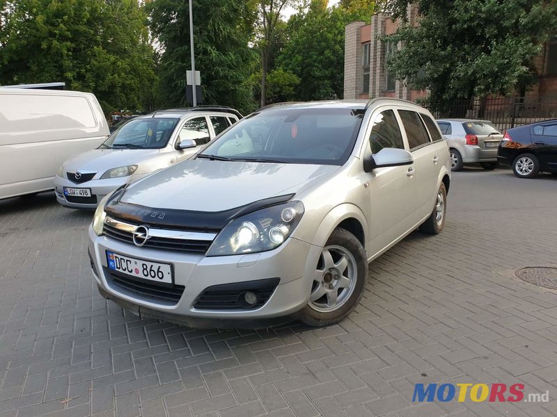 2006' Opel Astra photo #1