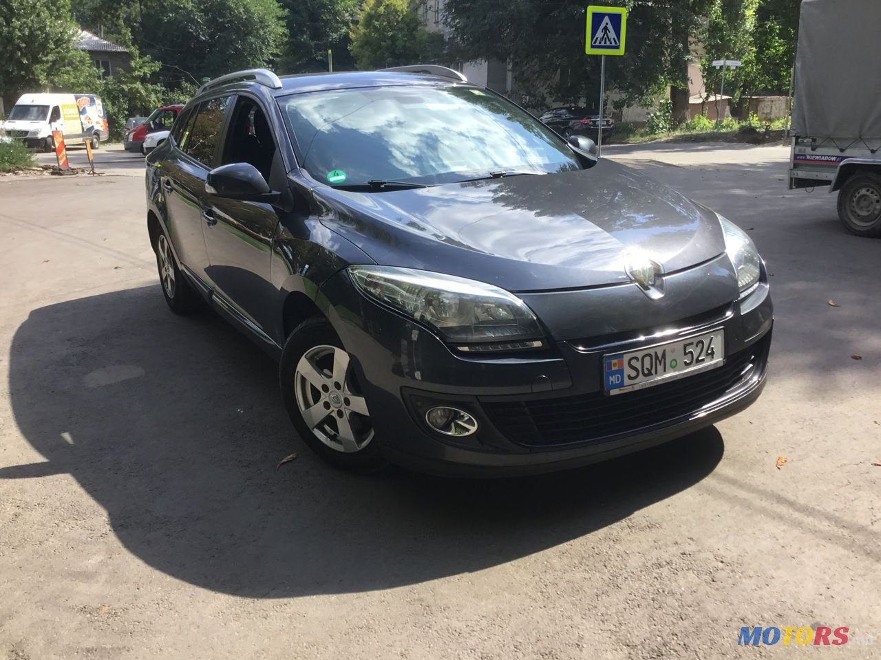 2013' Renault Megane photo #2