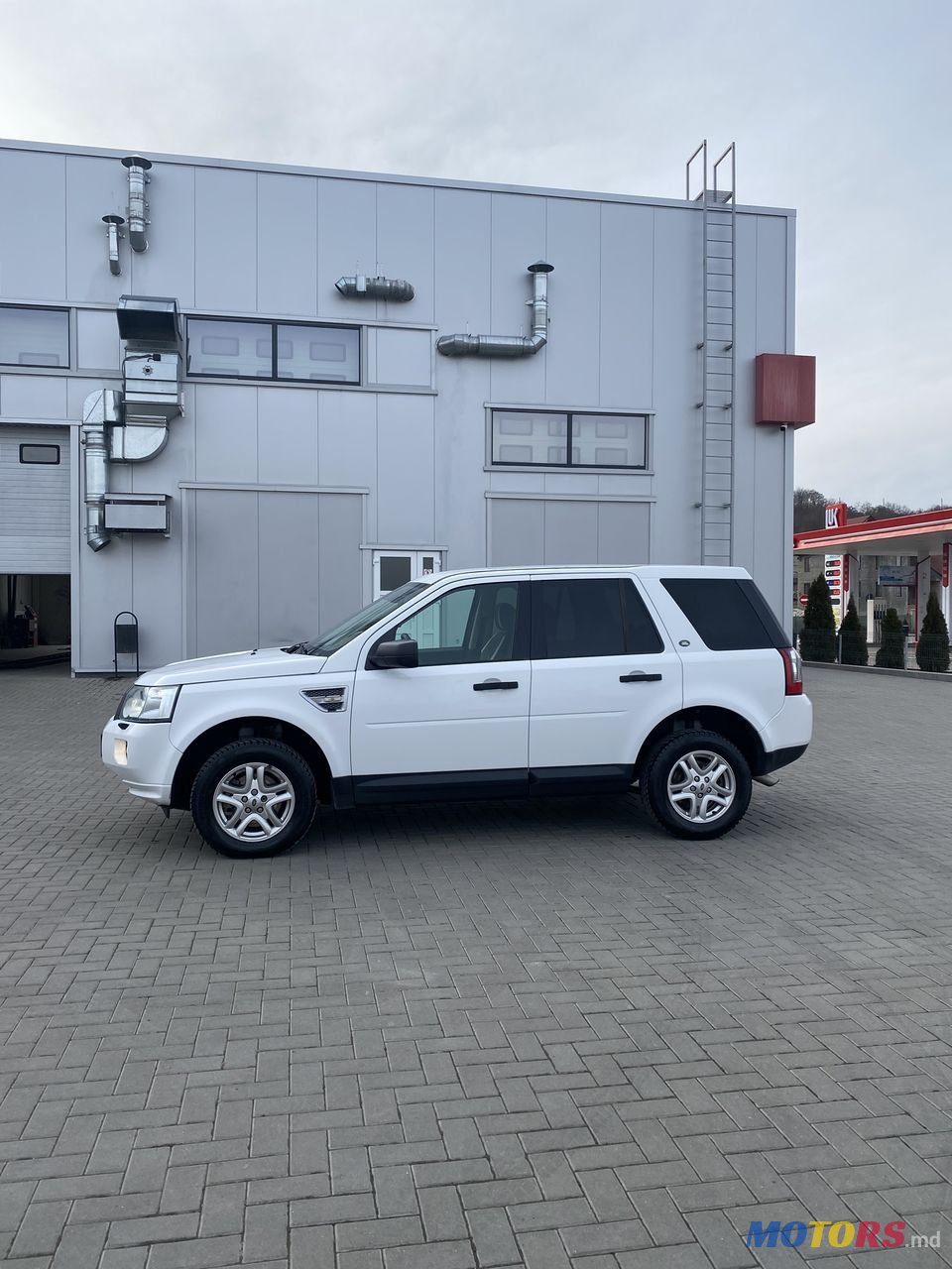 2012' Land Rover Freelander photo #4