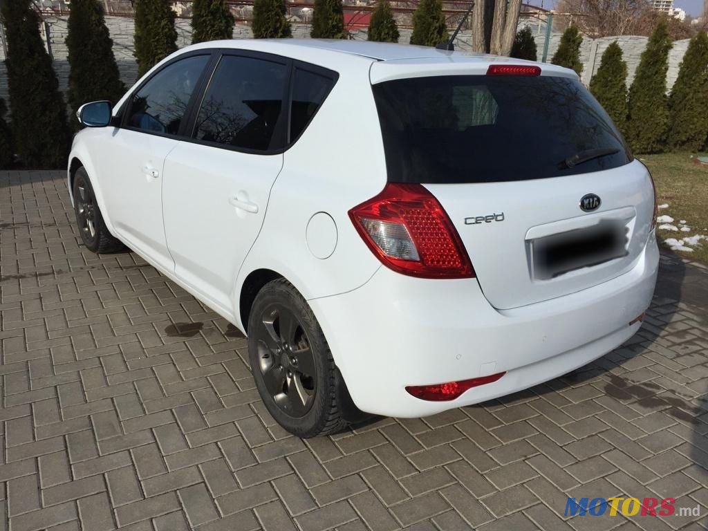 2011' Kia Ceed photo #1
