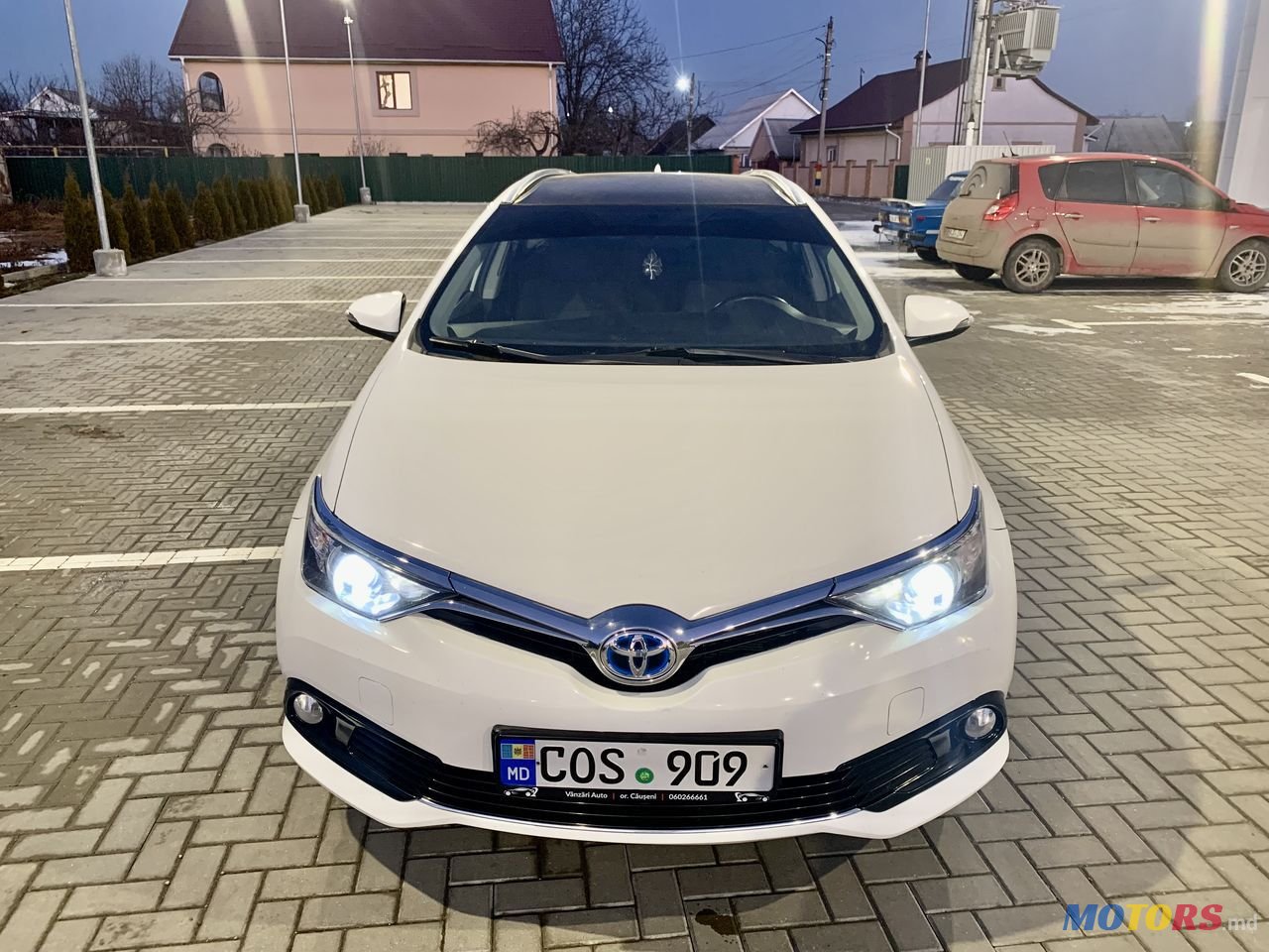 2015' Toyota Auris photo #1