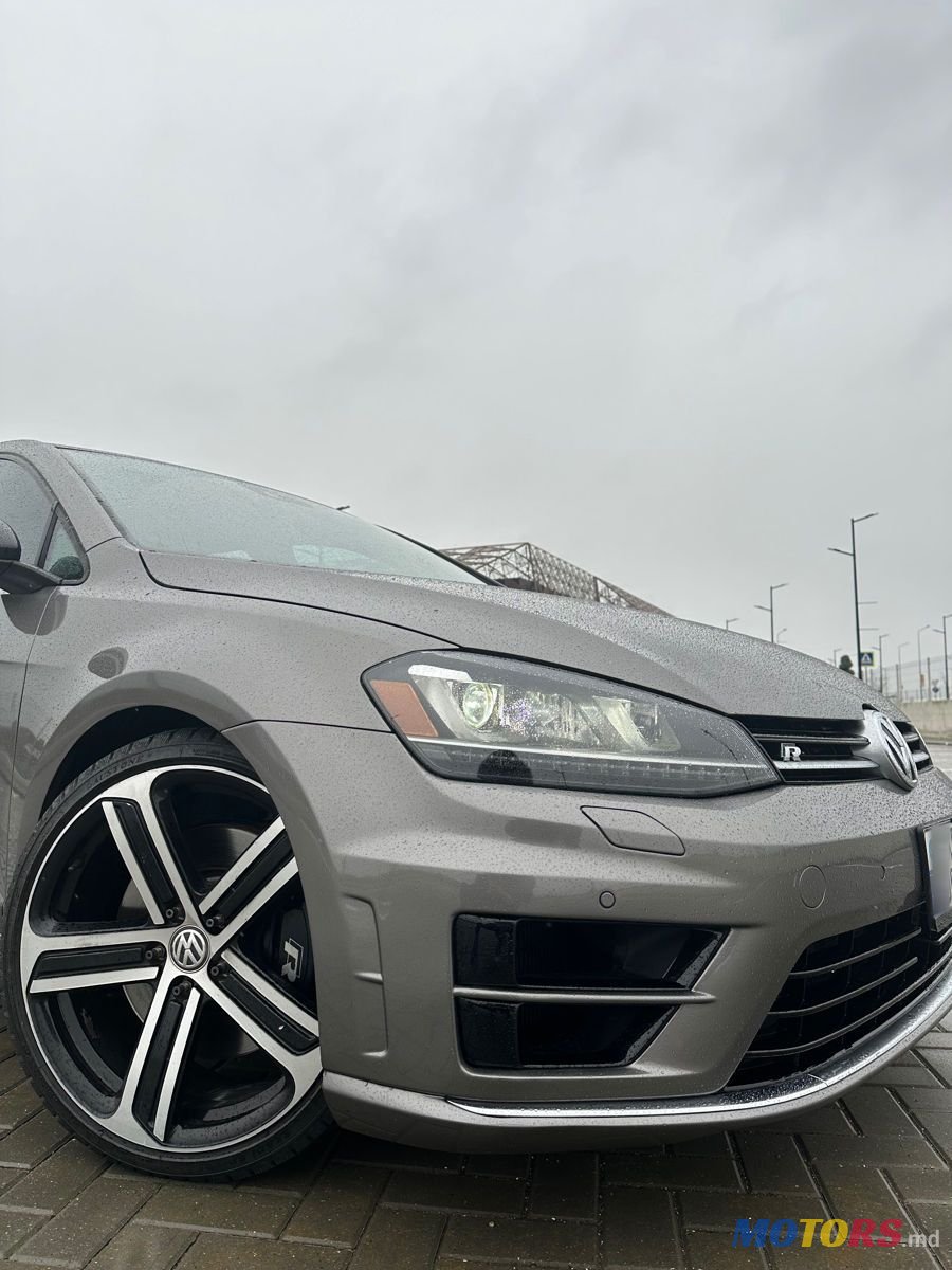 2015' Volkswagen Golf photo #2