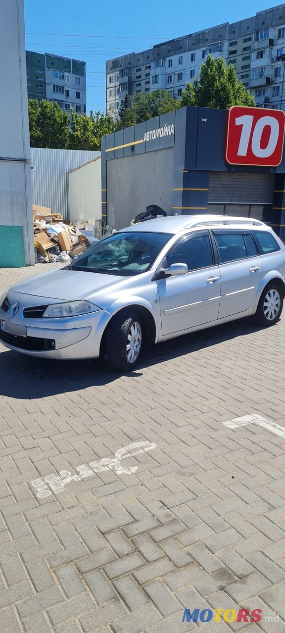 2008' Renault Megane photo #1