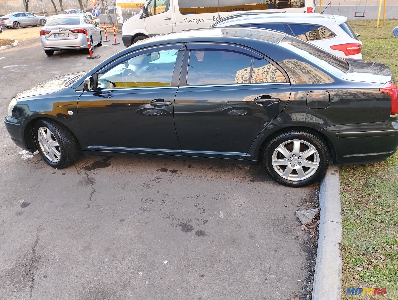 2004' Toyota Avensis photo #4