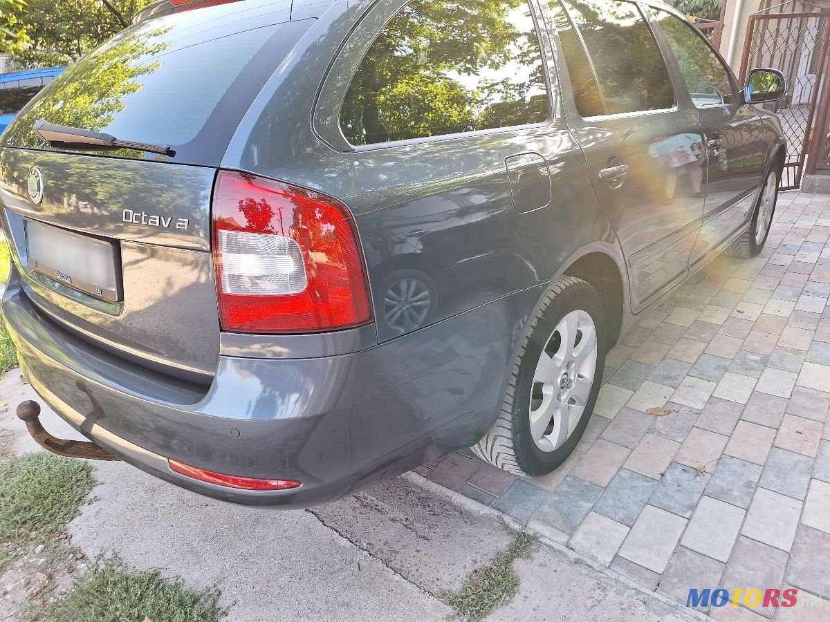 2009' Skoda Octavia photo #2