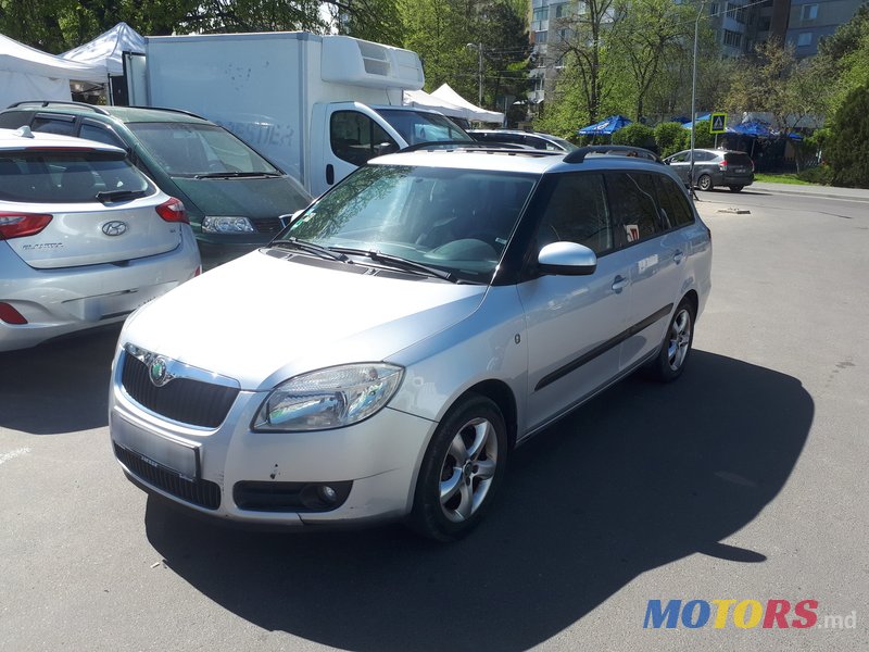 2009' Skoda Fabia Combi photo #3