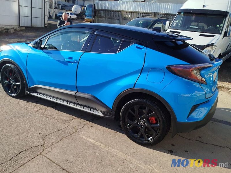 2019' Toyota C-HR photo #3