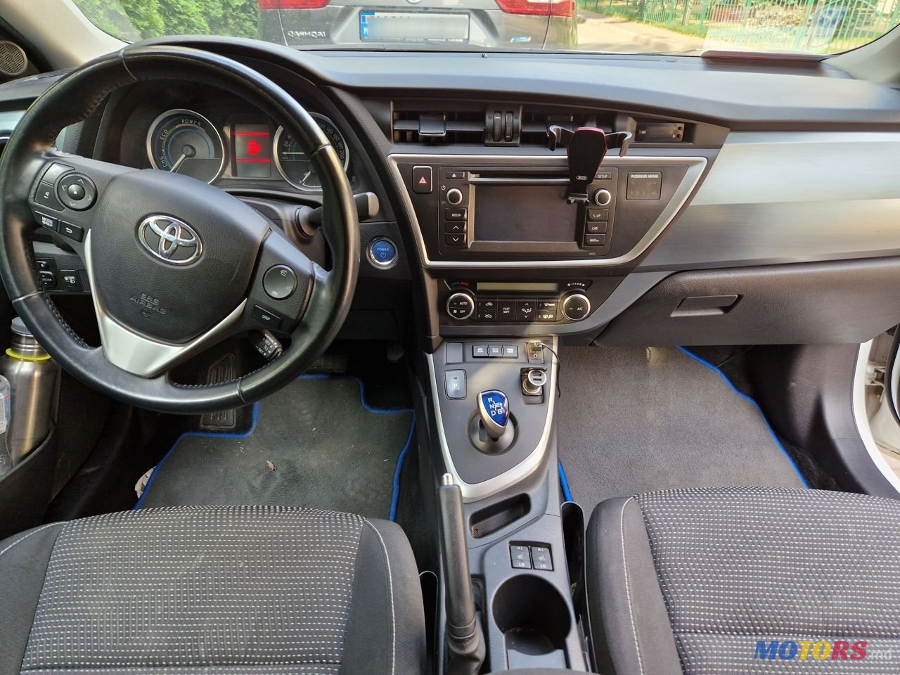 2015' Toyota Auris photo #2