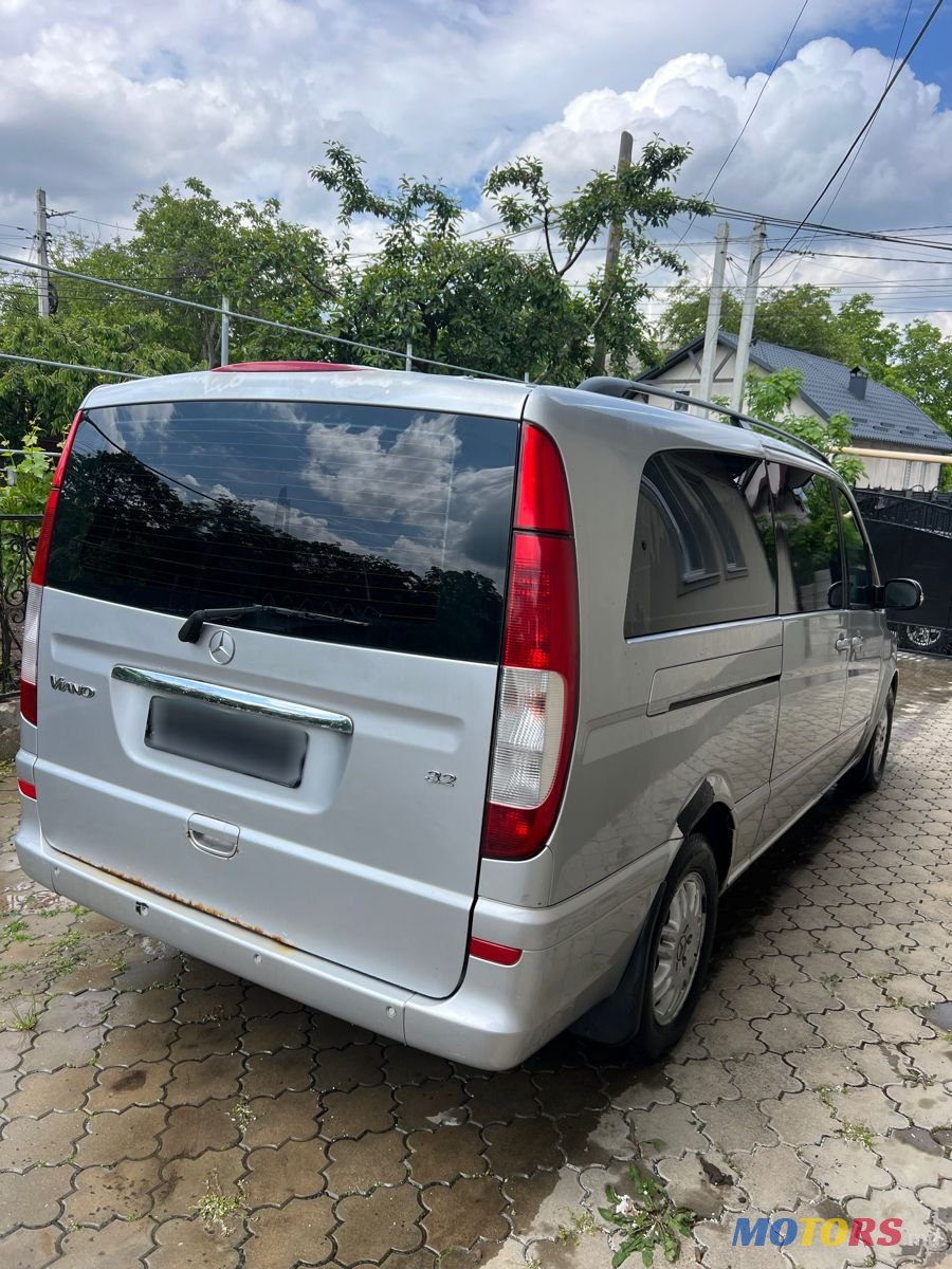 2004' Mercedes-Benz Viano photo #3