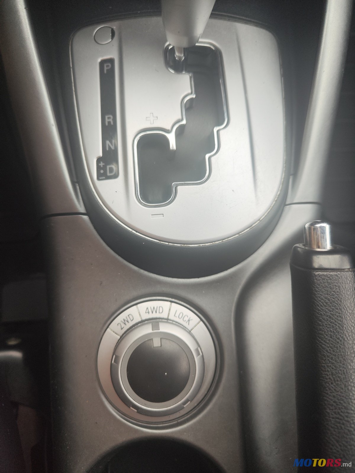 2011' Mitsubishi Outlander XL 4WD photo #3