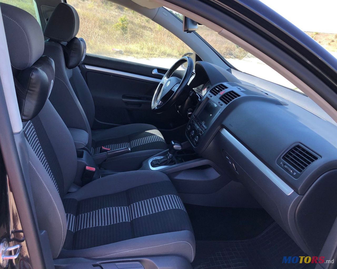 2008' Volkswagen Golf photo #6