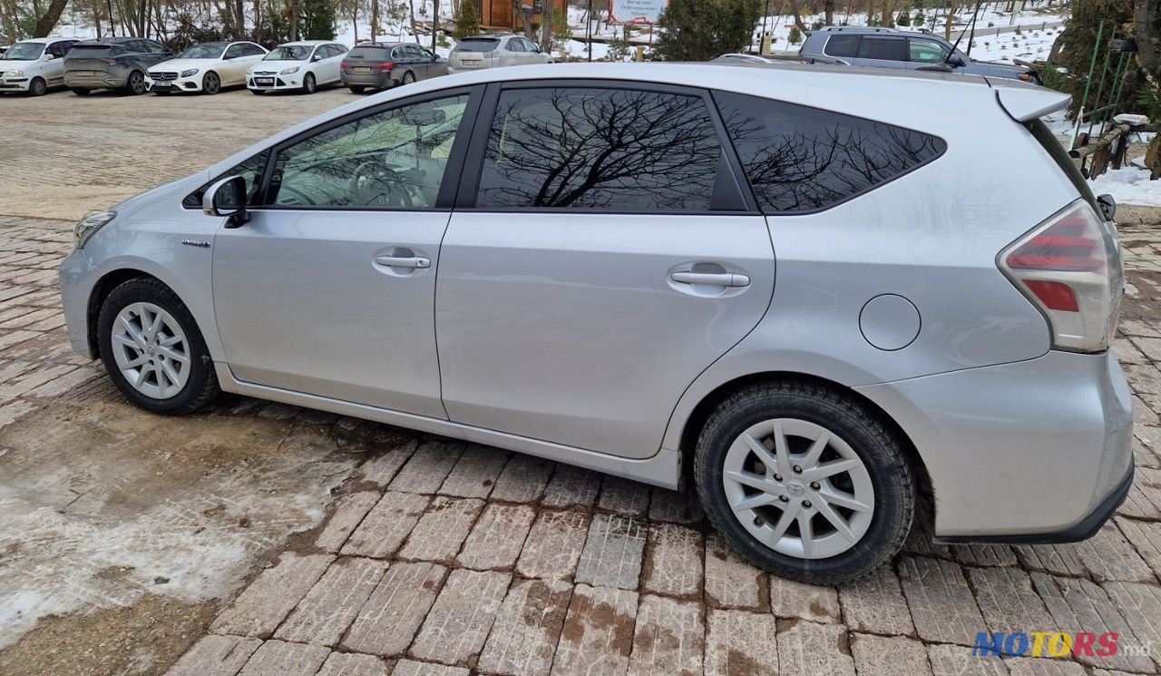 2018' Toyota Prius + photo #2