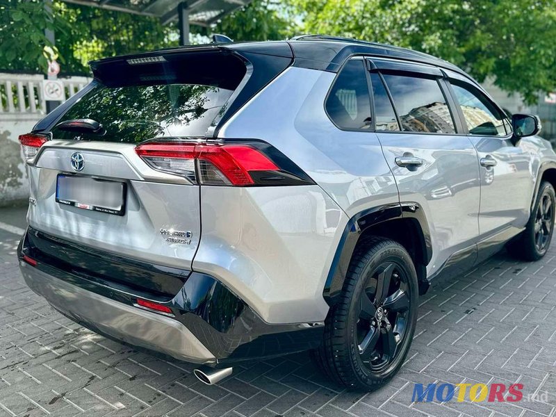 2019' Toyota RAV4 photo #3