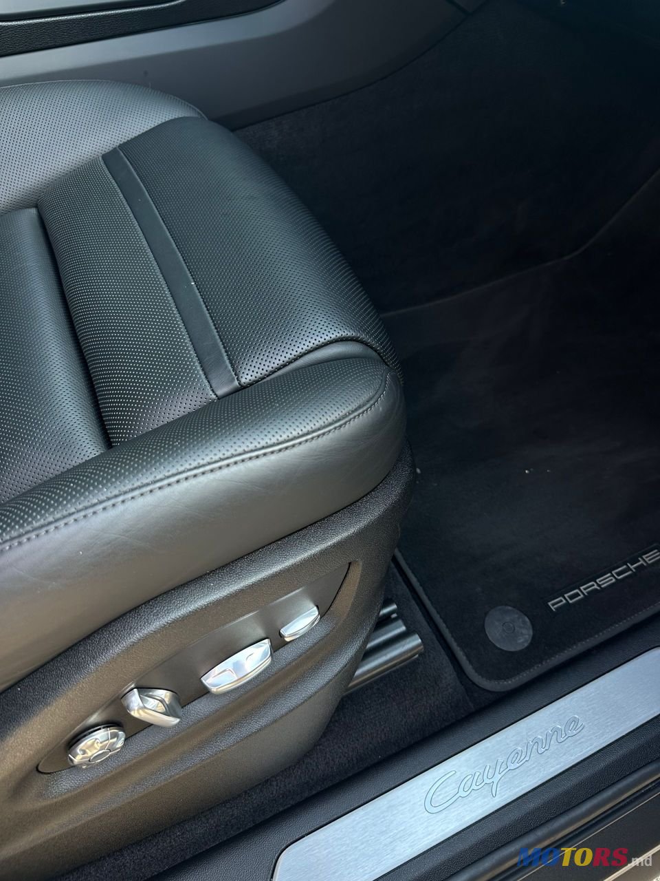 2019' Porsche Cayenne photo #3